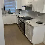 Vacation House Central Location From Anywhere In Montreal