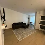 Vacation House Central Location From Anywhere In Montreal